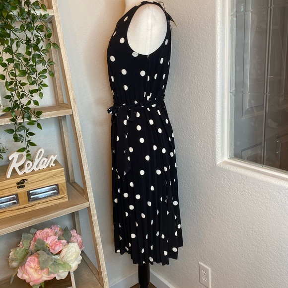🆕Tahari polka dot pleated sleeveless dress - Picture 8 of 13